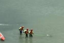 爆料绵阳最新跳河事件,悲剧重演，生命无常引发社会关注